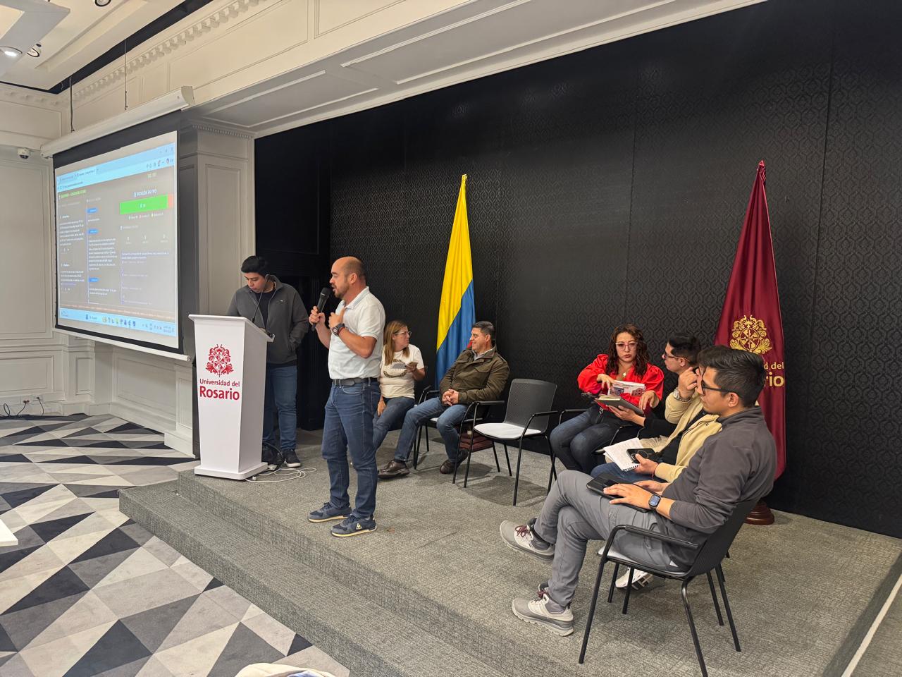 TavoDebate - Panel de debate en la Universidad del Rosario